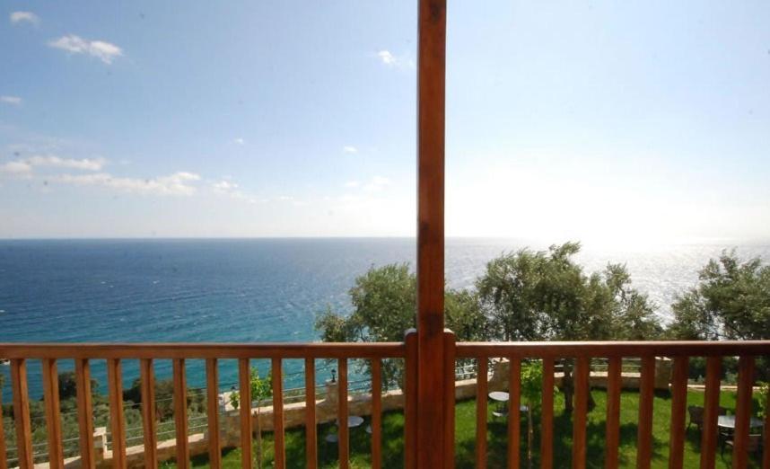 Guesthouse Enastron Chorefton Quarto foto