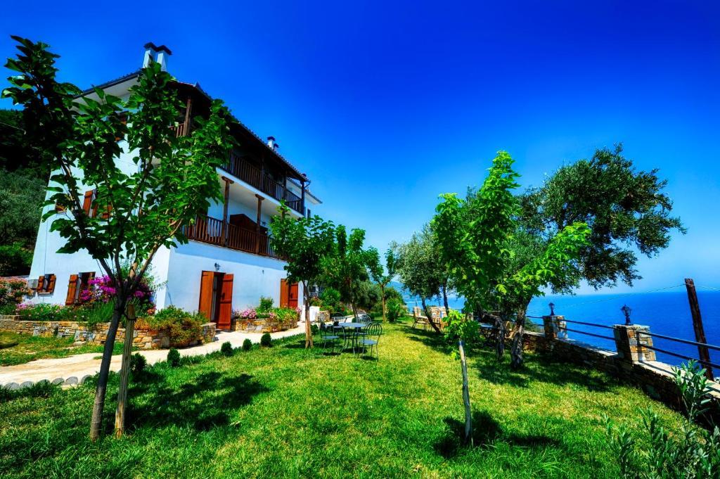 Guesthouse Enastron Chorefton Exterior foto